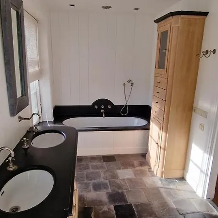 Van Gogh, Part Of Ams-boutique Bnb Bed and Breakfast *