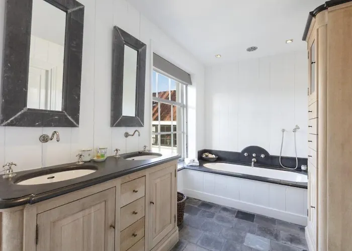 Van Gogh, Part Of Ams-boutique Bnb