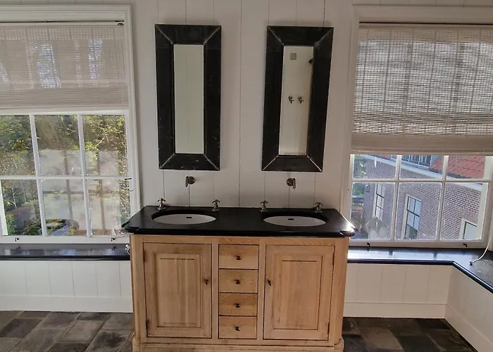 Van Gogh, Part Of Ams-boutique Bnb * أوستزان