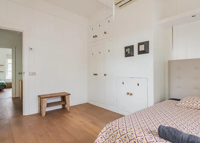 Van Gogh, Part Of Ams-boutique Bnb * أوستزان